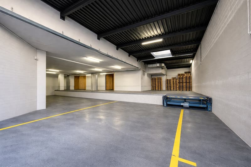 Espace commercial / de stockage – Locataire recherché (3)