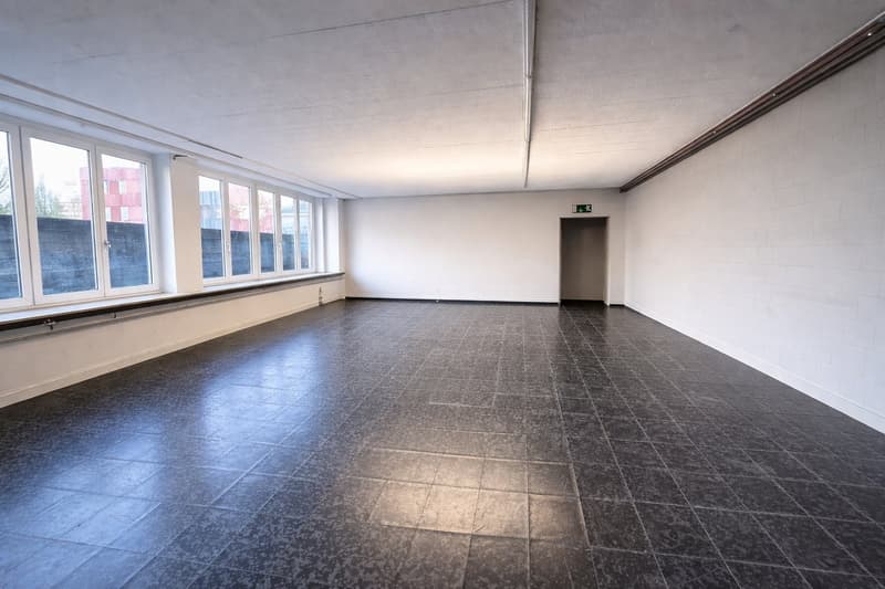 Espace commercial / de stockage – Locataire recherché (5)