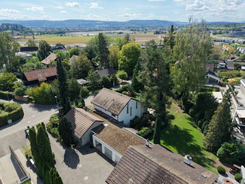 Mehr Freiraum als gewohnt: Grosszügiges Familienhaus an schönster Lage in Bassersdorf (4)