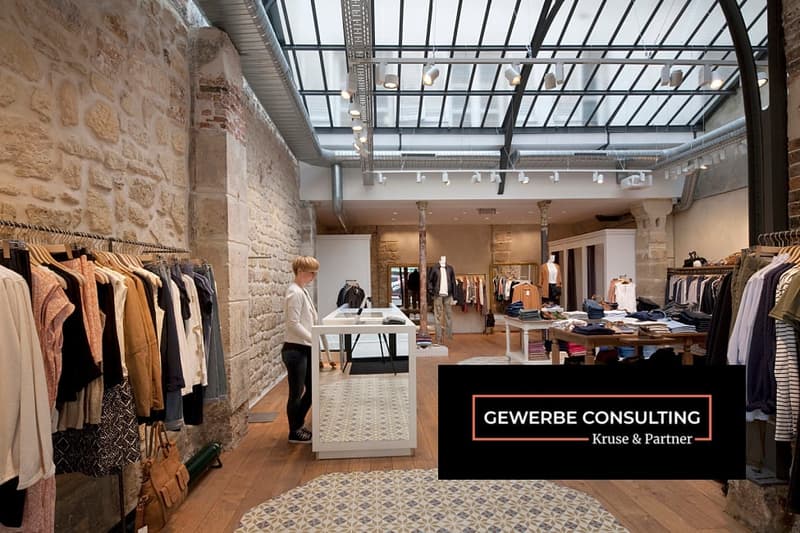 Lucerne: Well-known sales business between train station and Chapel Bridge for takeover GCL1086 (1)