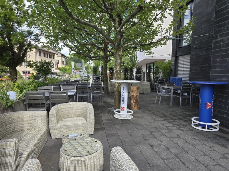 Unterkulm: Joia Bar-Lounge mit Sonnenterrasse zu verkaufen GCG2023 (2)