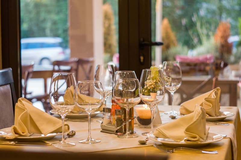 Berne : Restaurant du vieux quartier en excellent état à reprendre / en location (1)