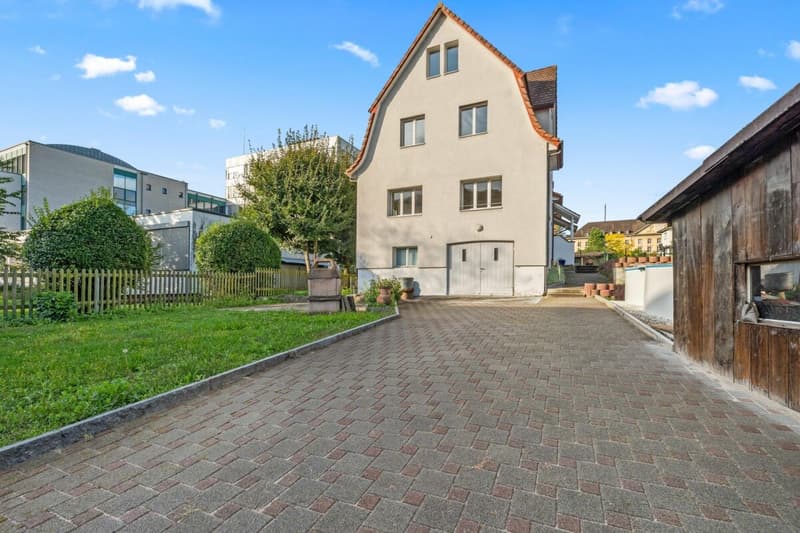 Double-family house in a central location in Liestal. (16)