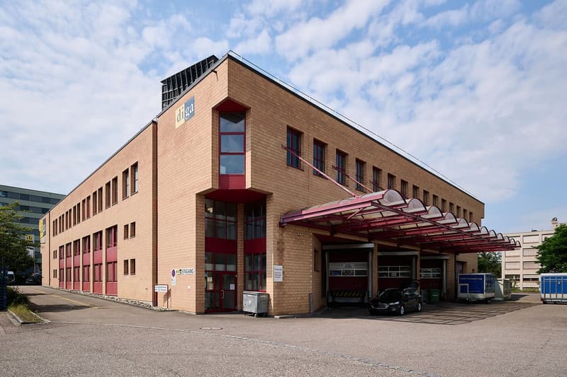 Lager mit Büros - effizientes Arbeiten (6)