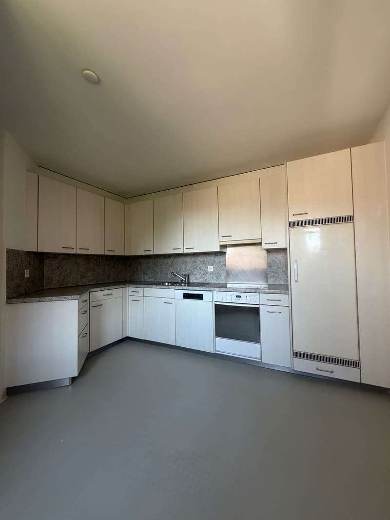 Charming 3.0-room old building apartment - Limited until 31.03.2027 - (3)