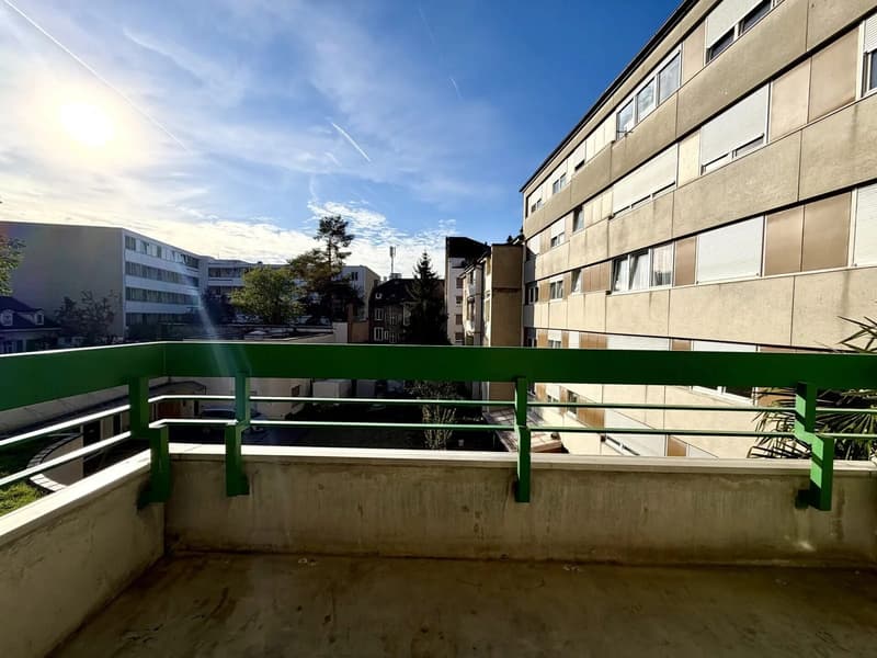 Helle 2.5-Zimmer-Wohnung mit Balkon und Lift in Basel kaufen (4)