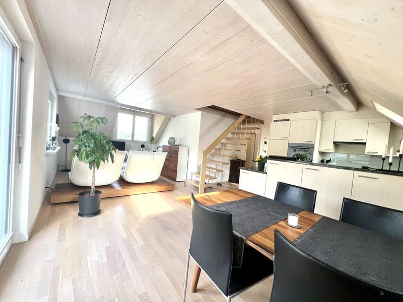 2.5-Zimmer-Maisonette mit Balkon und Blick ins Grüne in Buus (1)