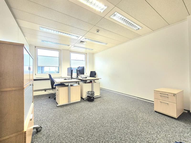 Büro mit 9 Räumen und 211 m² nahe Bahnhof Aarau mieten (4)