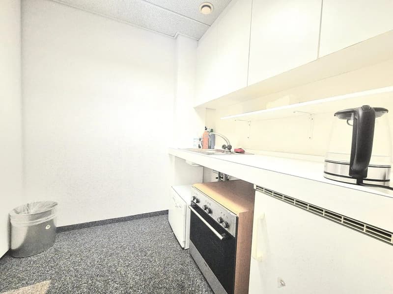 Büro mit 9 Räumen und 211 m² nahe Bahnhof Aarau mieten (6)
