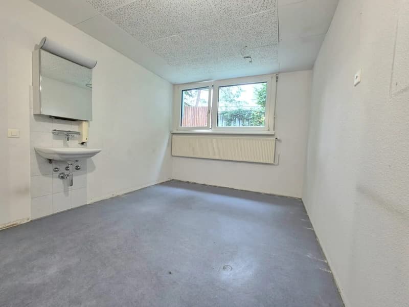 Büro mit verglaster Veranda im Grünen - 180 m² in Aarau mieten (3)
