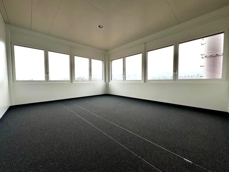 Büro mit 537 m² direkt beim Bahnhof Würenlos mieten (8)