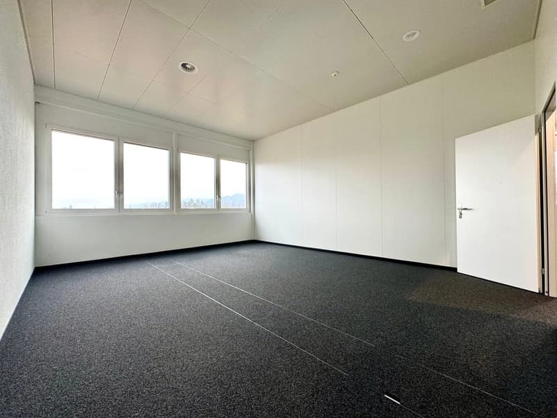 Büro mit 537 m² direkt beim Bahnhof Würenlos mieten (9)