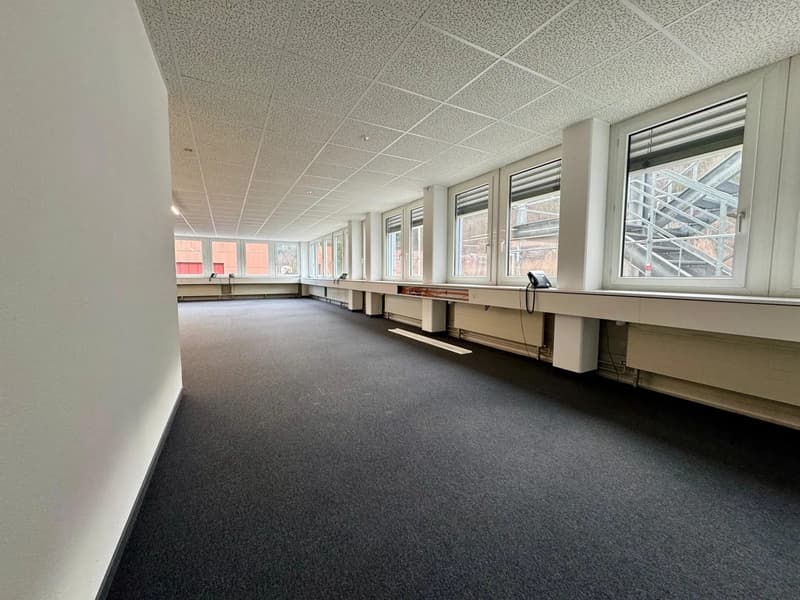 Helle Bürofläche mit 188 m² und Lift in Brugg mieten (4)