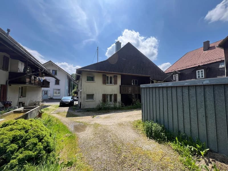 Mehrfamilienhaus mit 3 Einheiten und Ausbaupotenzial in Huttwil (2)