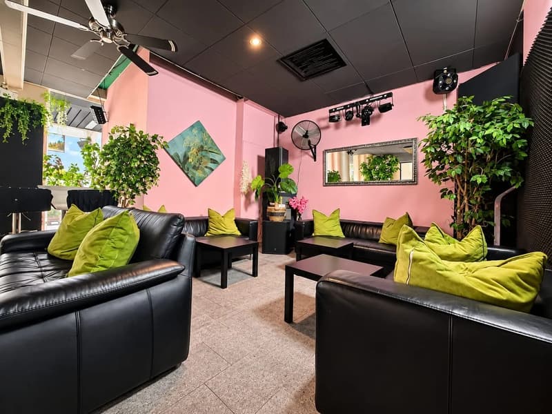 Lounge-Bar mit gedeckter Aussenterrasse an zentraler Lage in Olten (2)