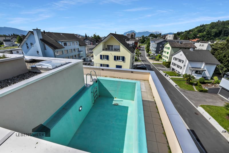 Schwimmen auf dem Dach - Diese Wohnung bietet einfach alles!