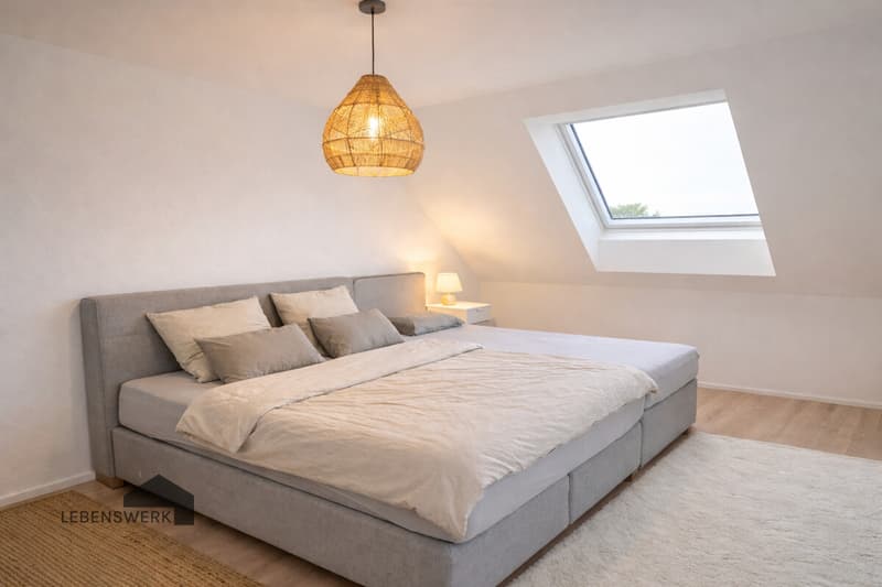 Geräumiges Schlafzimmer