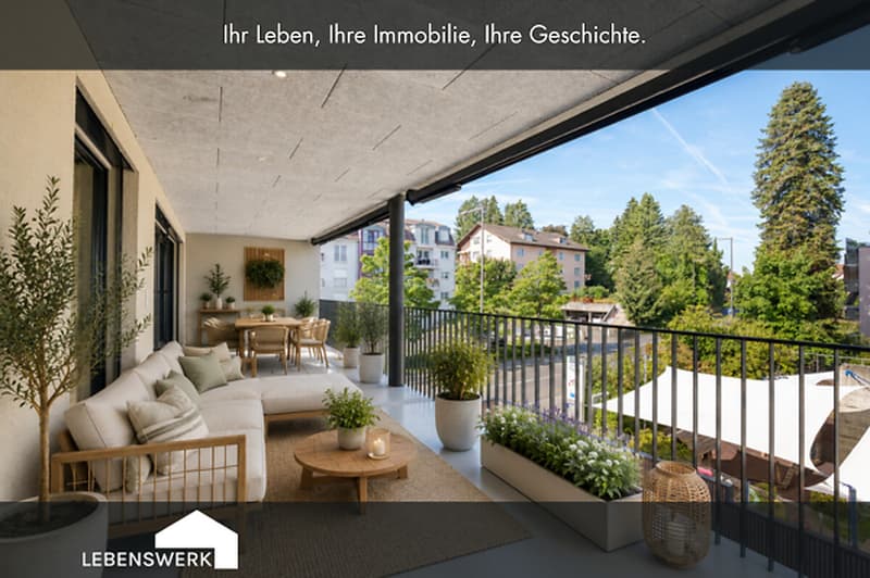 Grosszügiger, gedeckter Balkon viel Raum zum Entspannen, Geniessen und Verweilen.