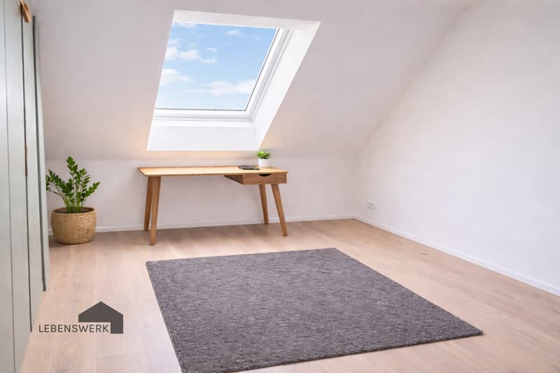 Helles Homeoffice oder Kinderschlafzimmer