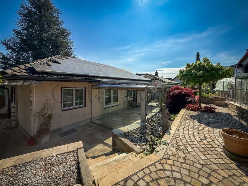 7.5-Zimmer-Einfamilienhaus mit Solaranlage, Einliegerwohnung und traumhaften Garten (15)