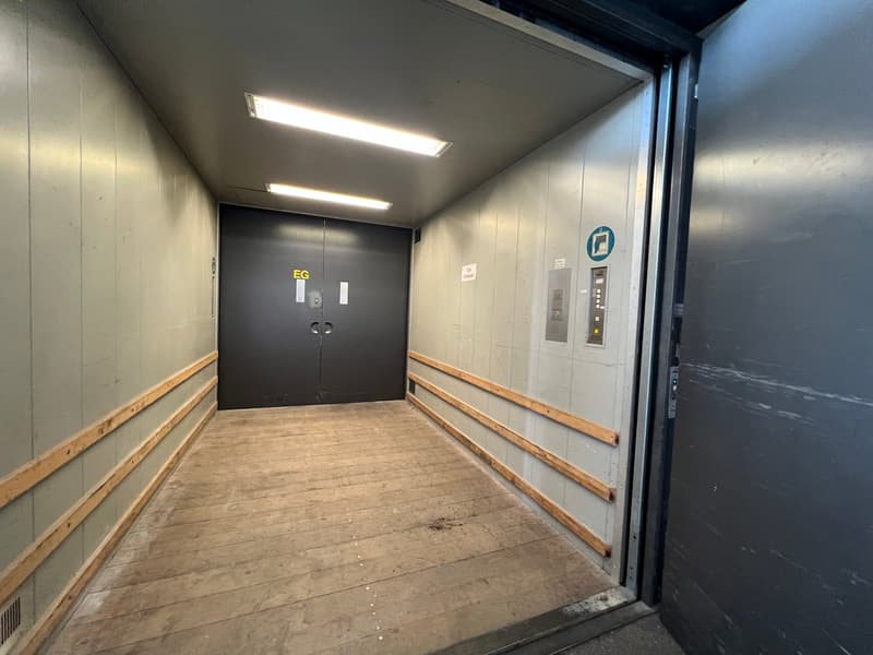 Geräumige 4.5-Zimmer Bürofläche im Herzen von Bülach (11)