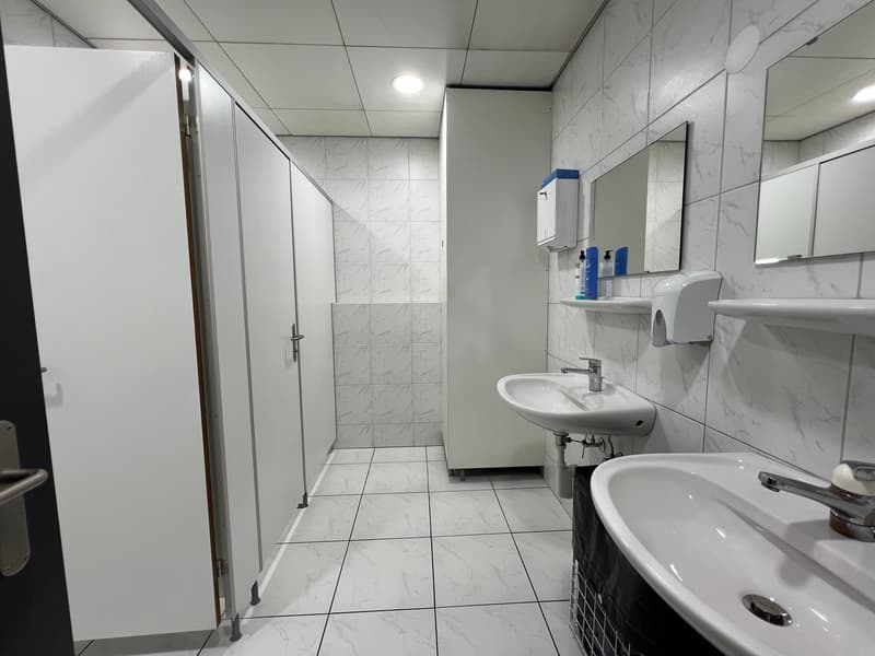 Spacious 4.5-room office space in the heart of Bülach (8)