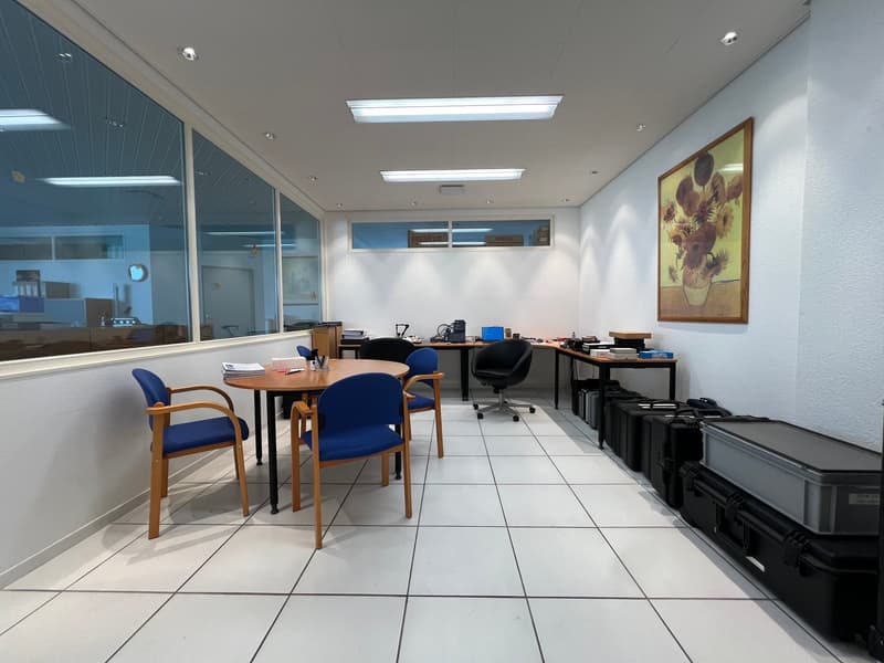 Spacious 4.5-room office space in the heart of Bülach (2)