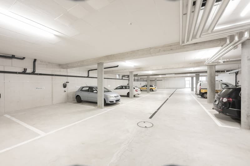 Büros / Atelier /Garagenparkplätze in Ottenbach (5)