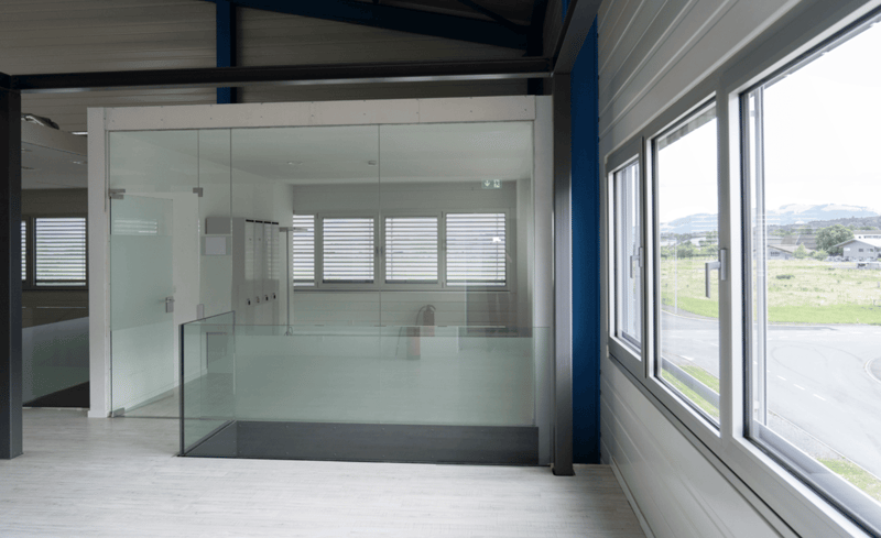 glass walls, wide windows, clean floor, exterior view