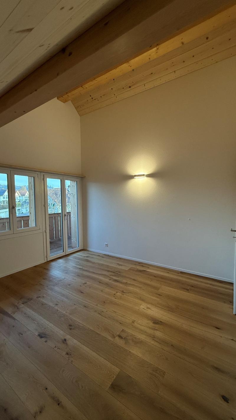 Bella e grande appartamento di 4,5 locali mansardato con comfort moderno (4)