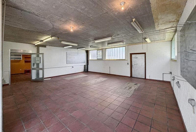 Residential and commercial building as an investment object with 7% return or self-use (21)