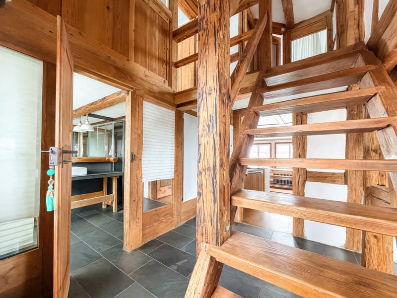 Disponibile temporaneamente: Affascinante casa colonica di 5,5 locali in una posizione tranquilla a Horgen (5)