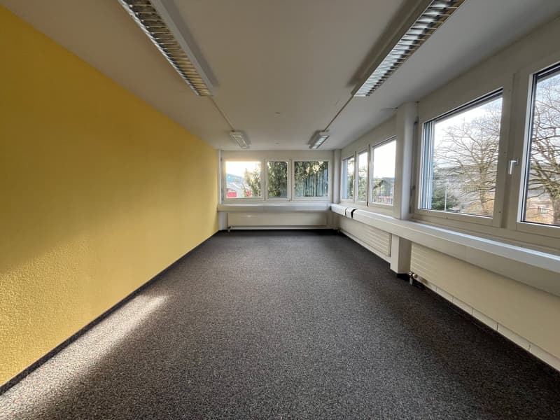 Uffici in affitto al 3° piano di una proprietà commerciale (9)