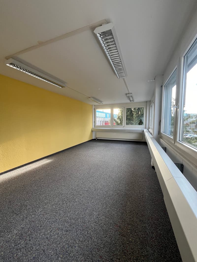 Uffici in affitto al 3° piano di una proprietà commerciale (8)