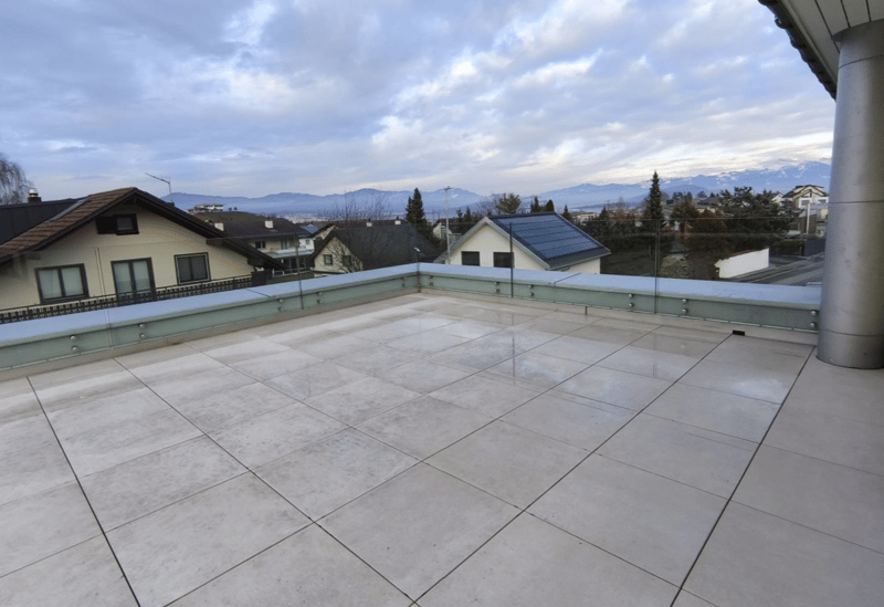 Grosszügige 5.5-Zimmer-Wohnung mit Balkon und Garage in Altendorf (11)