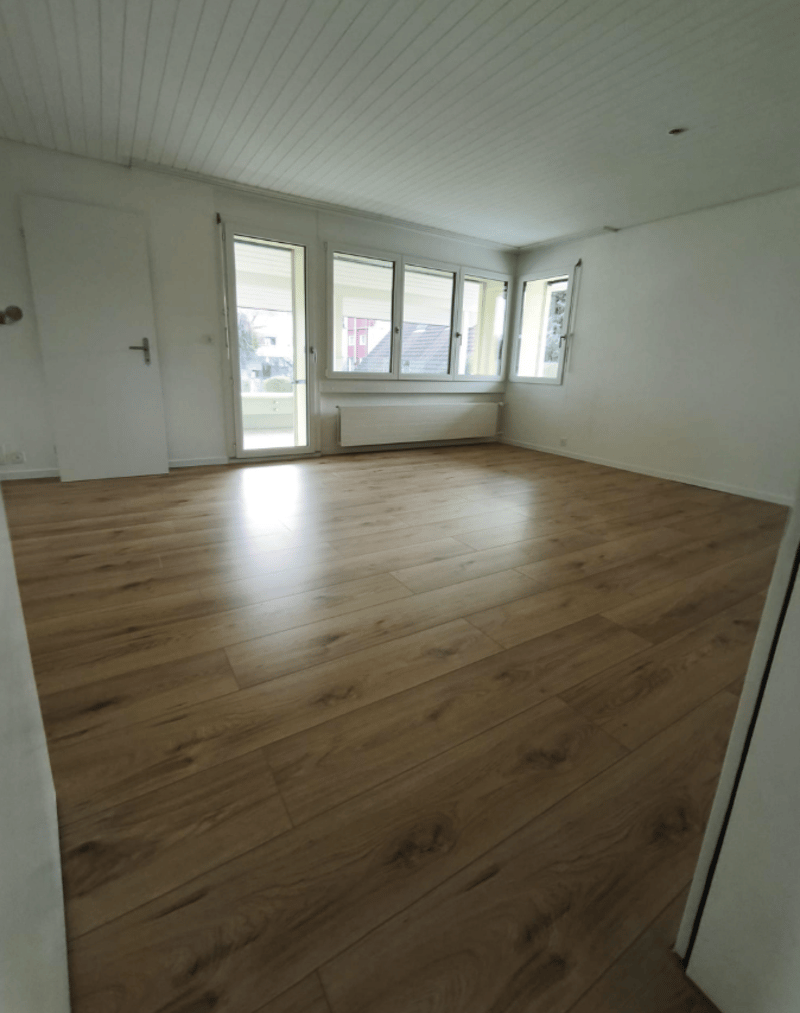 Grosszügige 5.5-Zimmer-Wohnung mit Balkon und Garage in Altendorf (6)