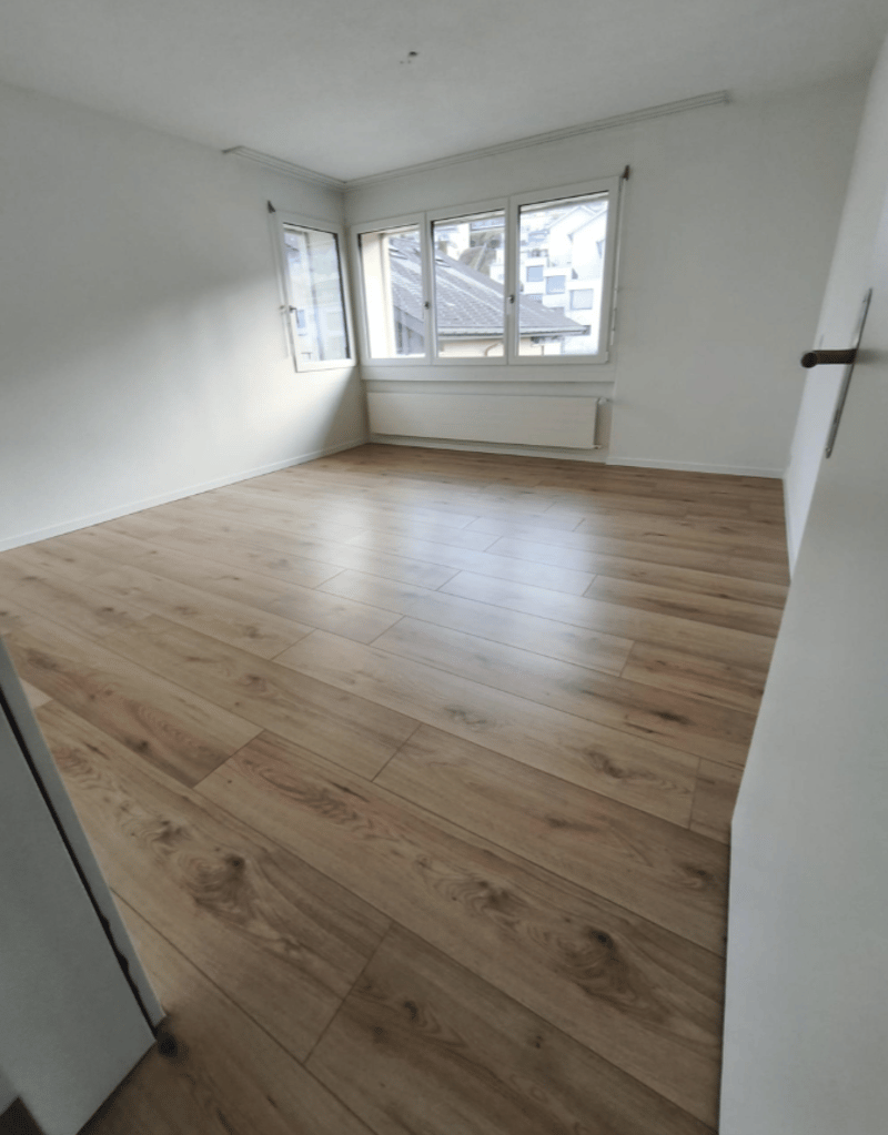 Grosszügige 5.5-Zimmer-Wohnung mit Balkon und Garage in Altendorf (4)