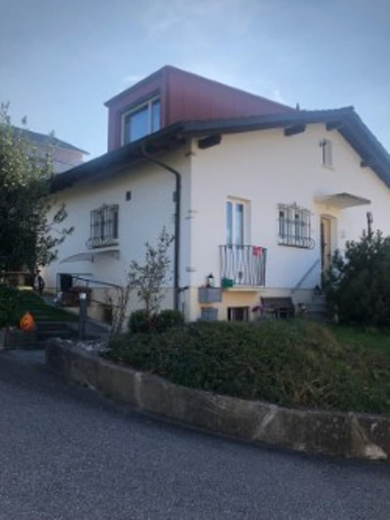 Charmante maison de 5,5 pièces à Port (17)