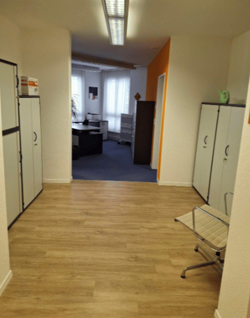 Espace de bureau ou de pratique attractif et polyvalent dans un emplacement central à Münchwilen (14)