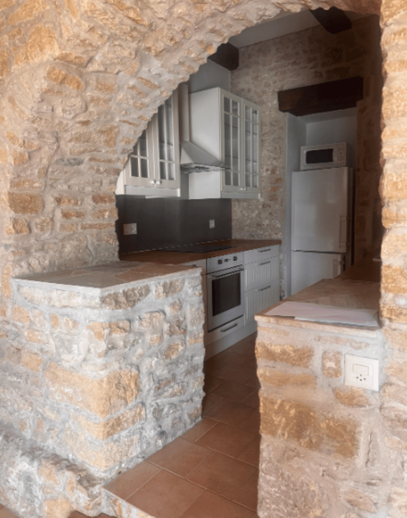 Charmantes 3,5-Zimmer-Wohnung in einem historischen Gebäude in Corcelles NE (5)