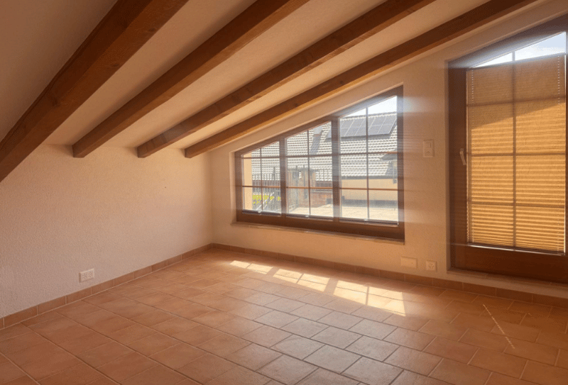 Charmantes 3,5-Zimmer-Wohnung in einem historischen Gebäude in Corcelles NE (9)