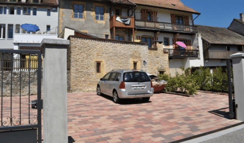Charmantes 3,5-Zimmer-Wohnung in einem historischen Gebäude in Corcelles NE (8)