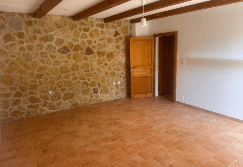 Charmantes 3,5-Zimmer-Wohnung in einem historischen Gebäude in Corcelles NE (3)