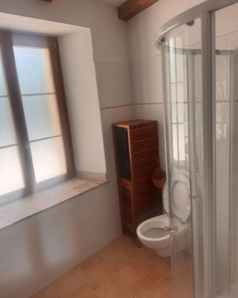Charmantes 3,5-Zimmer-Wohnung in einem historischen Gebäude in Corcelles NE (6)