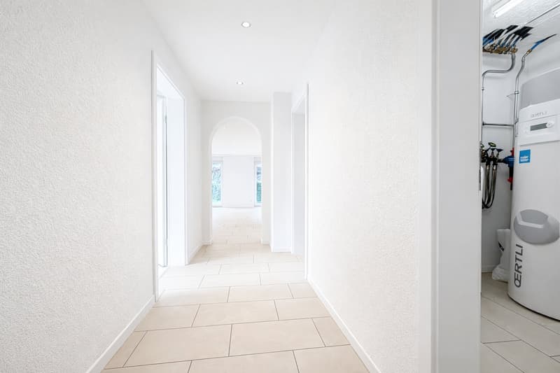 Maison familiale moderne à Eiken avec lumière, paix et qualité de vie (7)