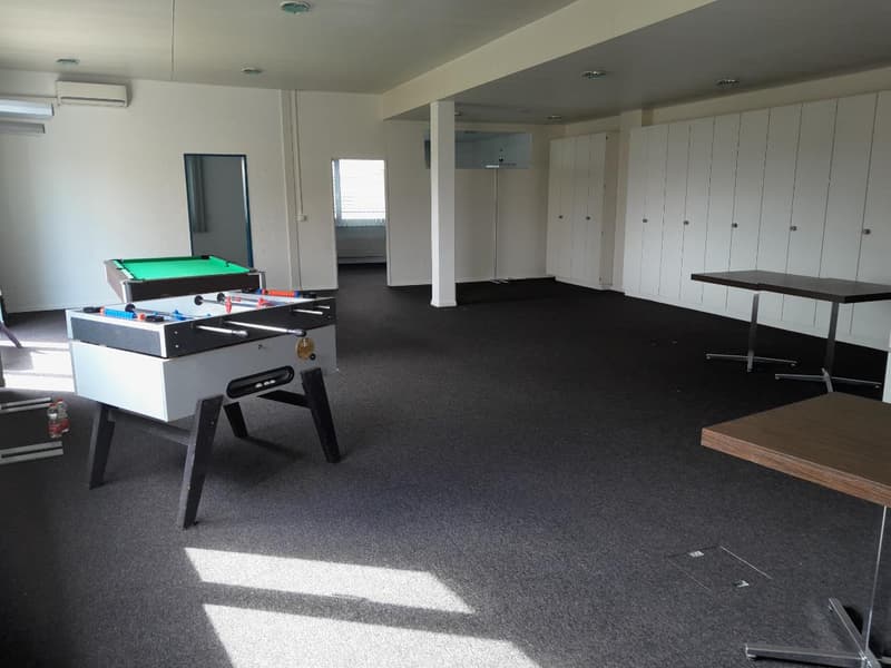Modern 3-room office/practice rooms with sunny balcony in Wetzikon (3)