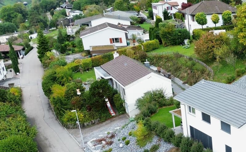 Single-family house with a far-reaching view in Lostorf (1)