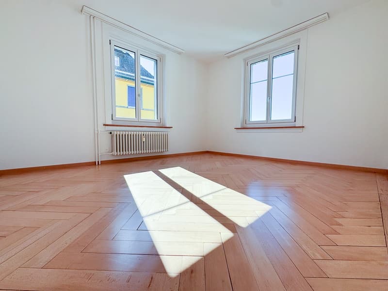 Superbe appartement 5 pièces dans un quartier calme (3)