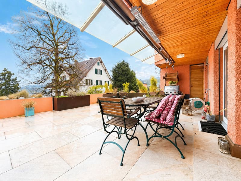 ATTRAKTIVE 5.5-ZIMMER-TERRASSENWOHNUNG MIT HERRLICHER SEESICHT (11)