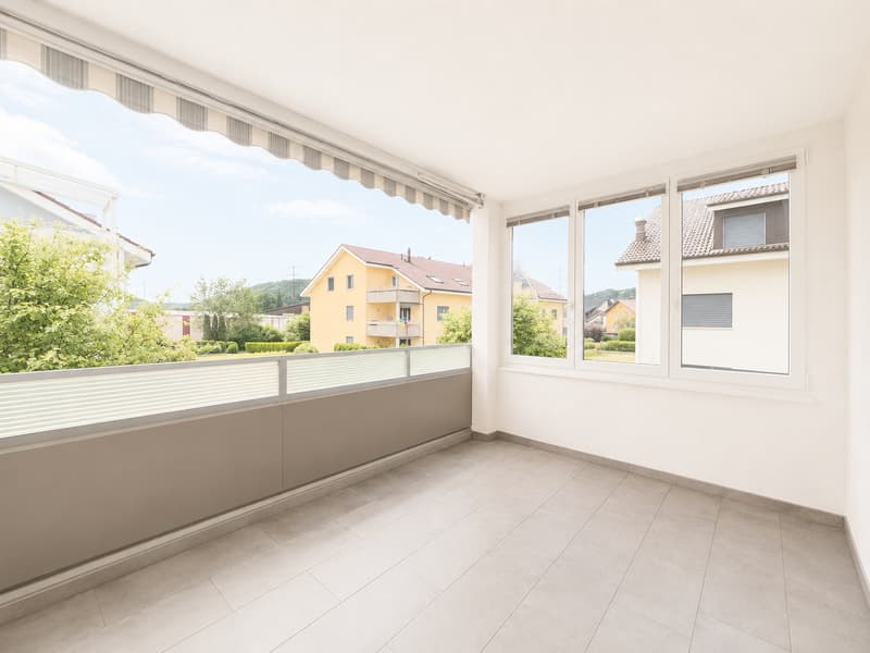 Rêve de maison avec balcon ensoleillé – Emouvrez, arrivez, sentez-vous bien (5)